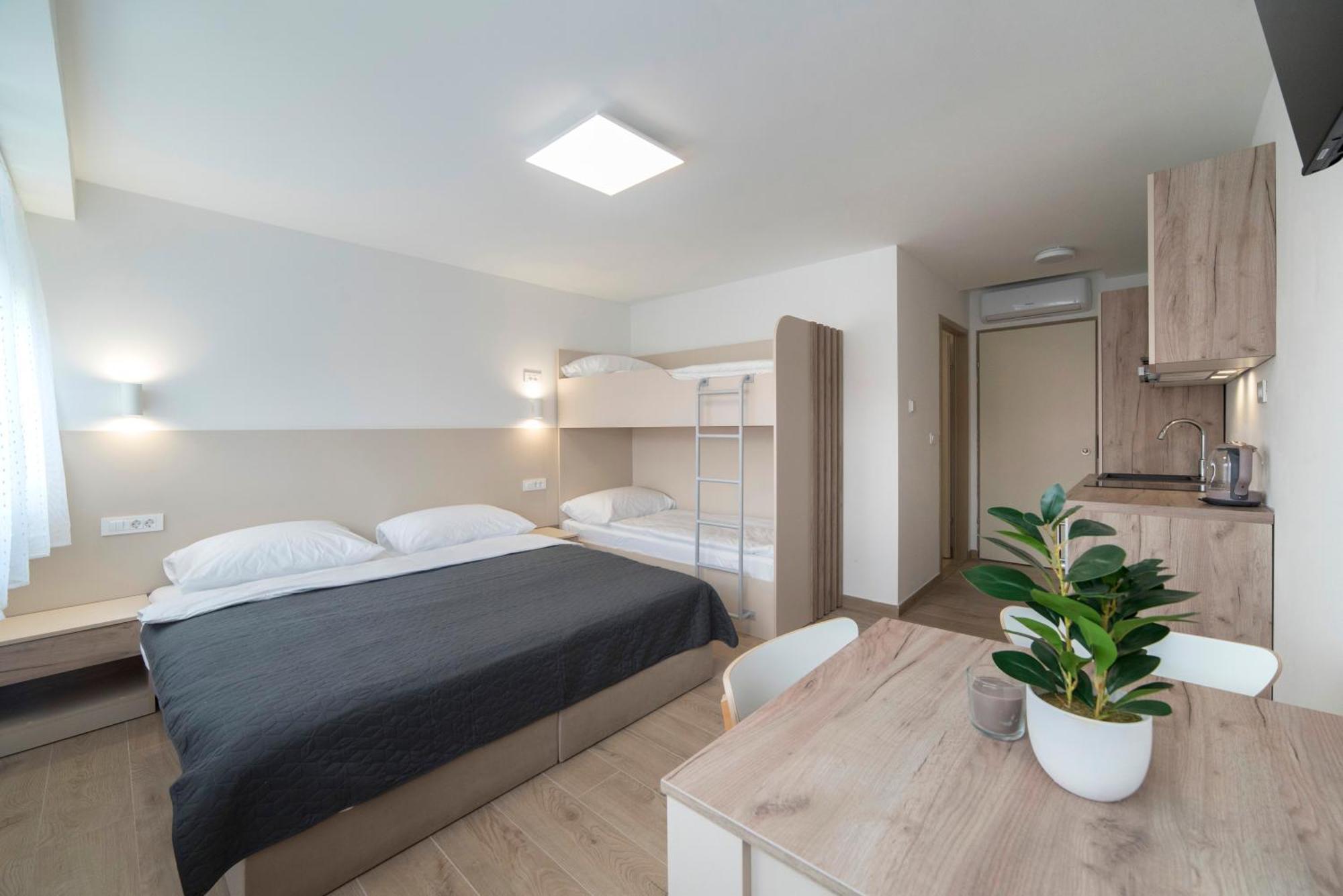 Apartments Pamer, 4Th Floor, No Elevator Zagreb Extérieur photo
