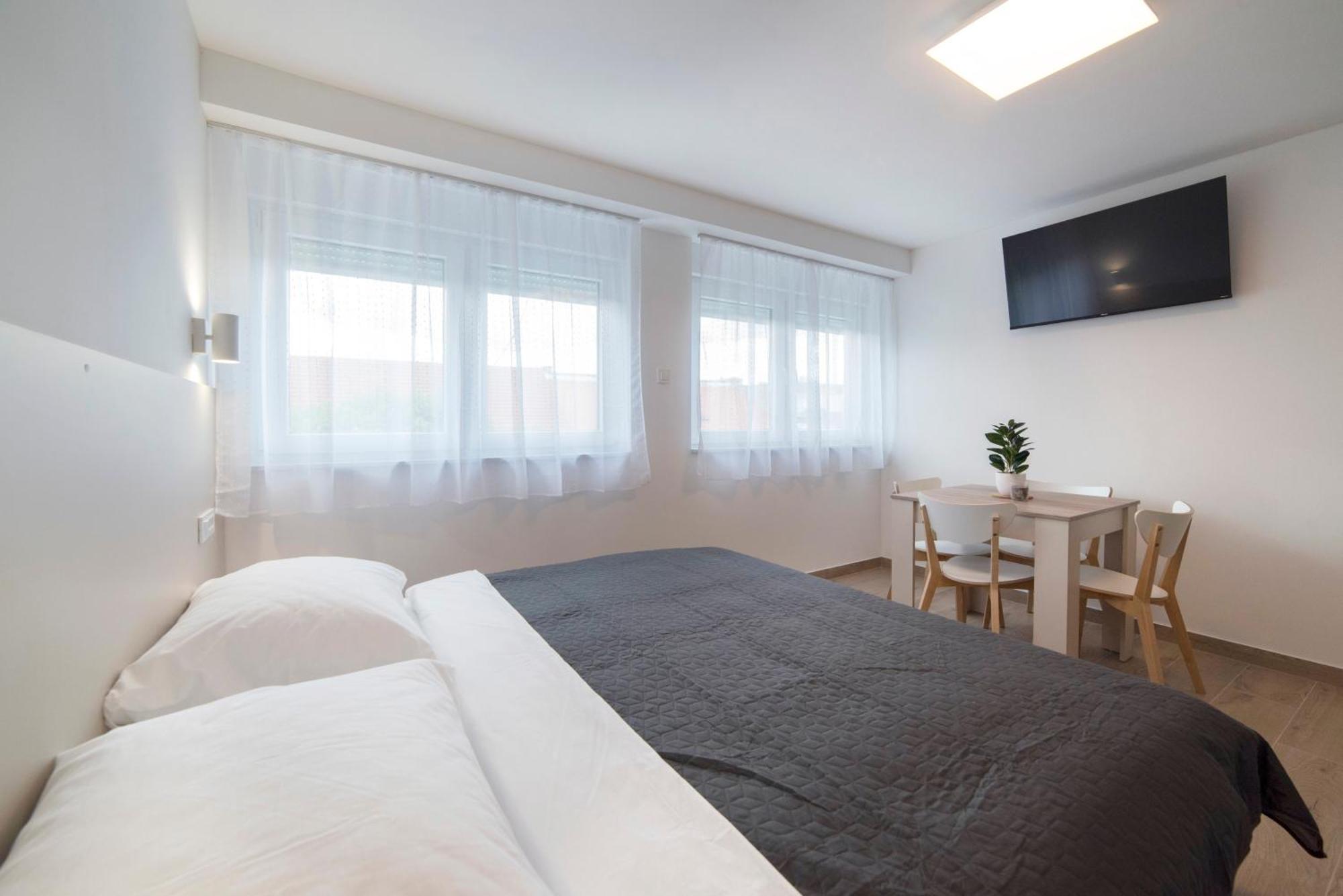Apartments Pamer, 4Th Floor, No Elevator Zagreb Extérieur photo